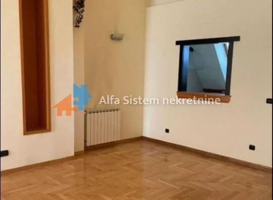 Šestosoban stan | 4zida