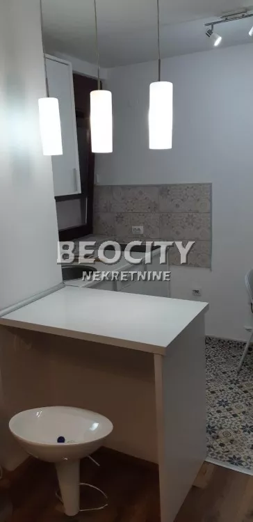 Vuka Karadžića | 4zida.rs