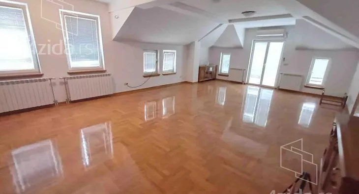 Poslovni prostor za izdavanje, Lazara Mamuzića, 1.900€, 254m² - stampaj