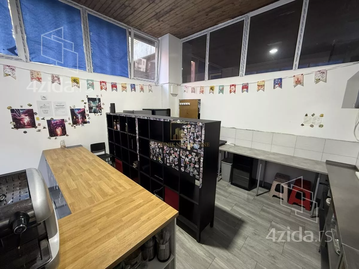 Poslovni prostor | 4zida