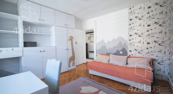 Dvoiposoban stan | 4zida