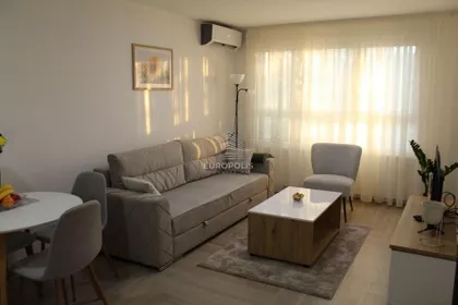 Ugrinovačka | 4zida.rs