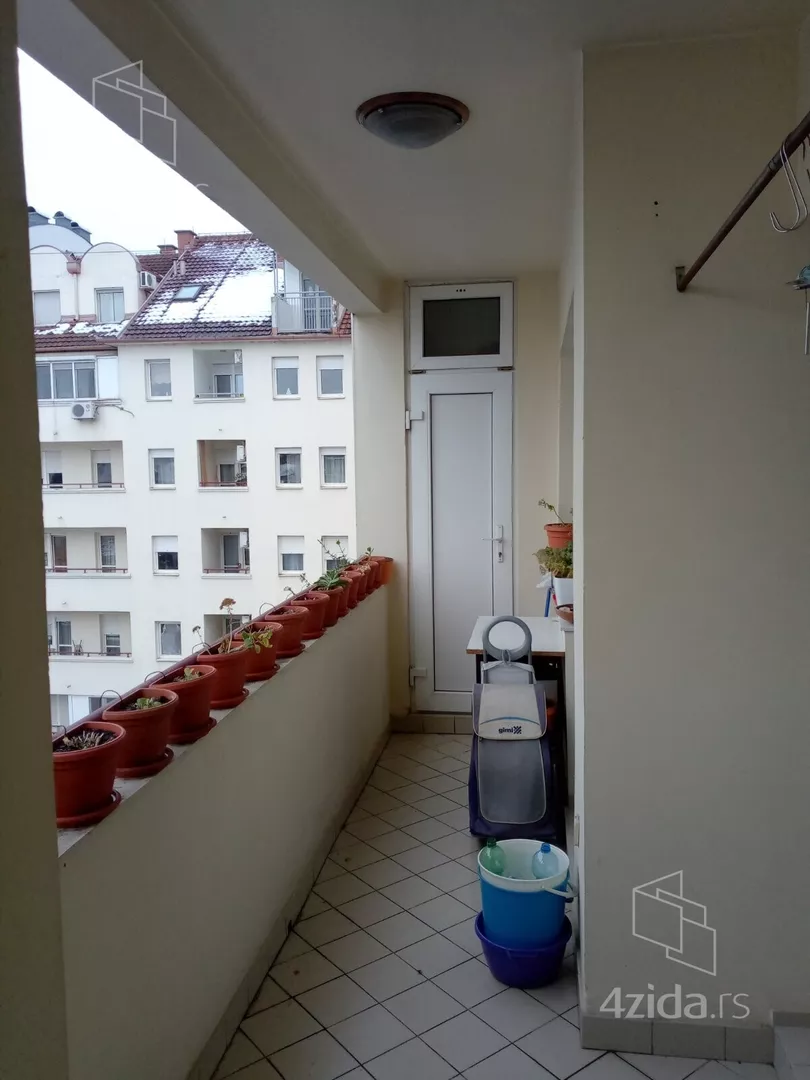 Troiposoban stan | 4zida