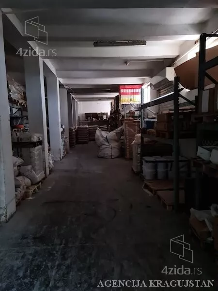 Poslovna zgrada | 4zida