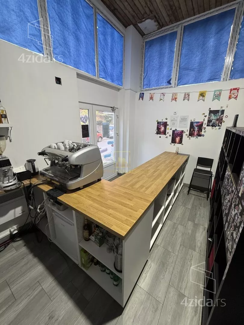Poslovni prostor | 4zida