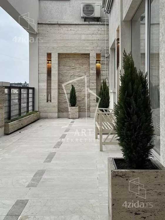 Petosoban stan | 4zida