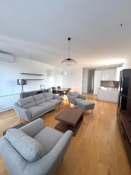 KRALJICE NATALIJE | 4zida.rs