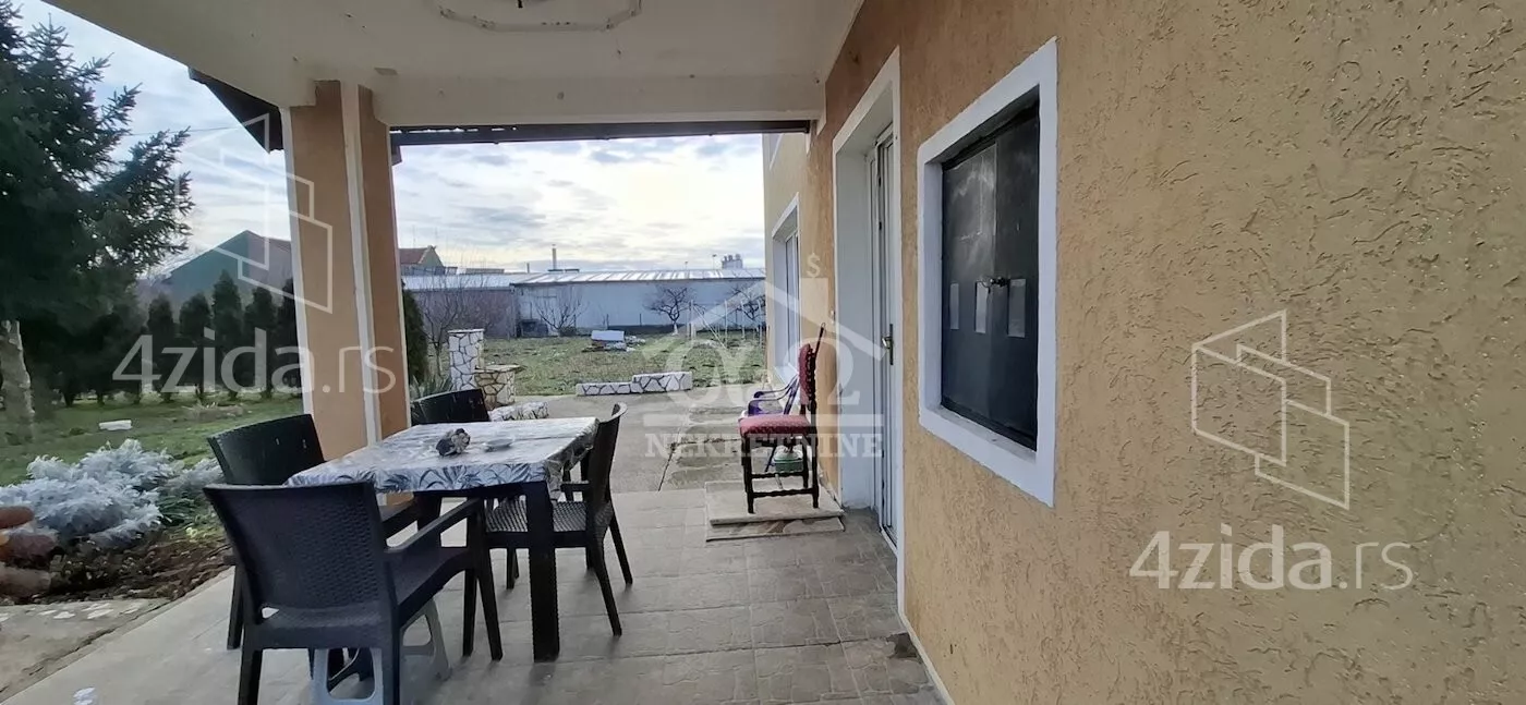 Poslovna zgrada | 4zida