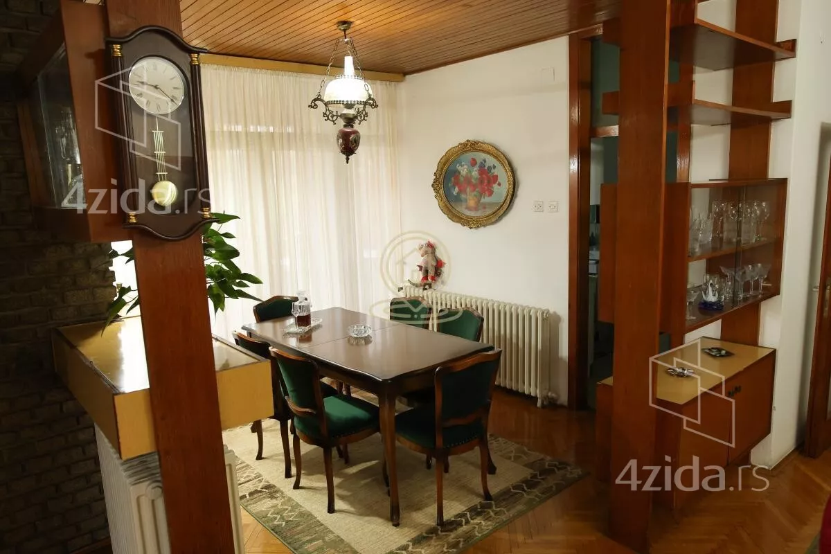 Petosoban stan | 4zida