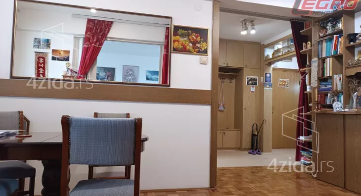 Troiposoban stan | 4zida