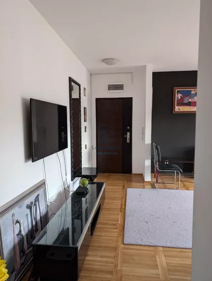 Steve Žigona | 4zida.rs