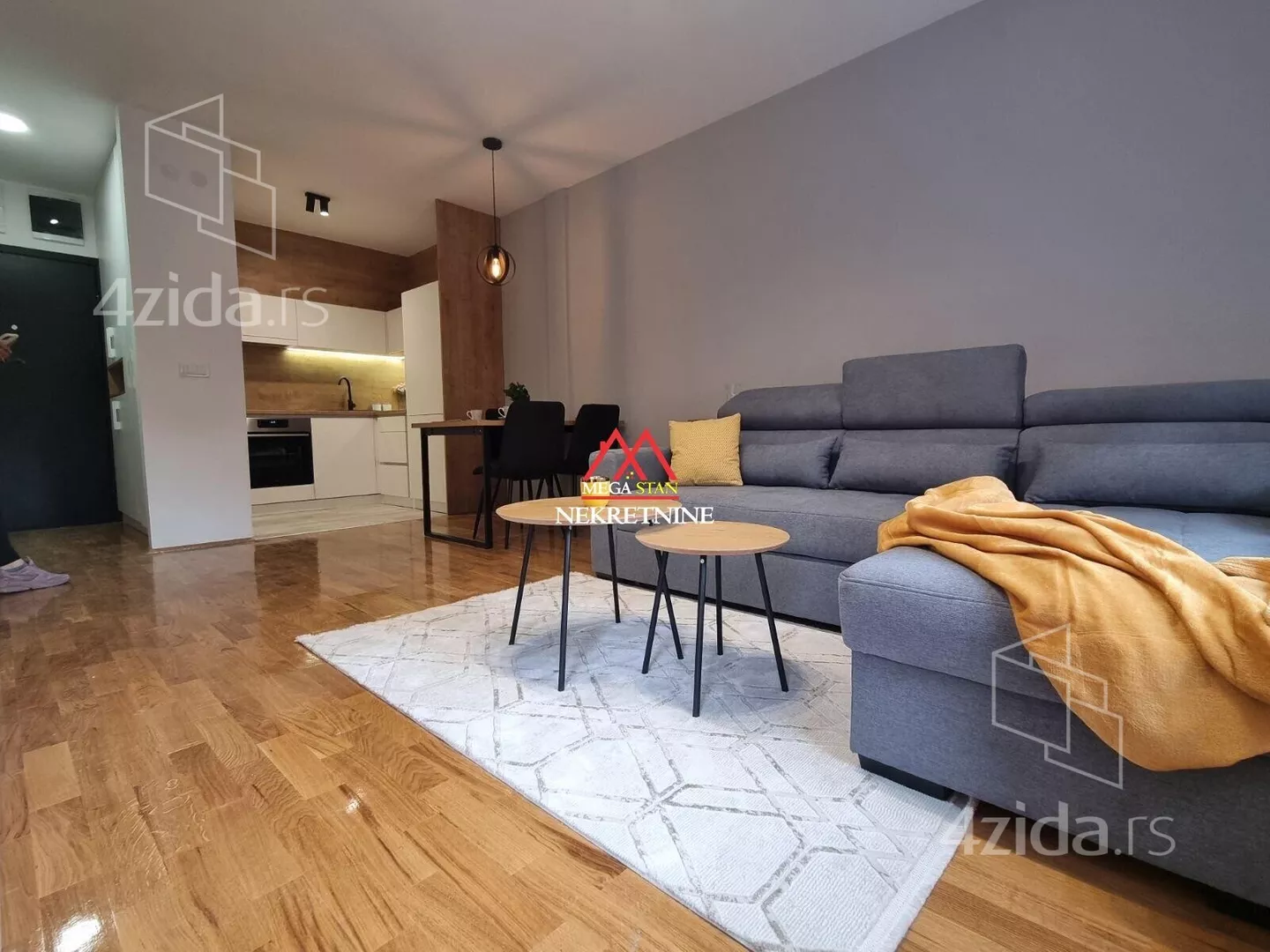 Jednoiposoban stan | 4zida