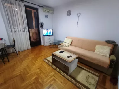 17.oktobar | 4zida.rs
