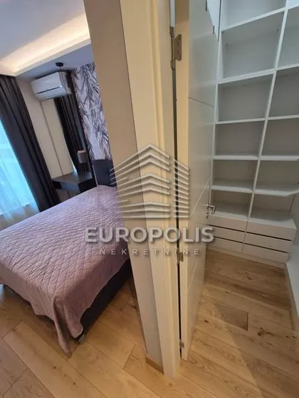Tadije Sondermajera | 4zida.rs