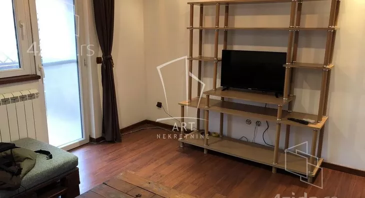 Četvoroiposoban stan | 4zida