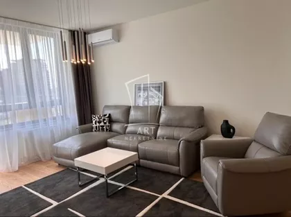 Nikolaja Kravcova | 4zida.rs