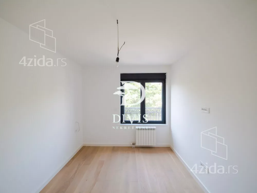 Šestosoban stan | 4zida