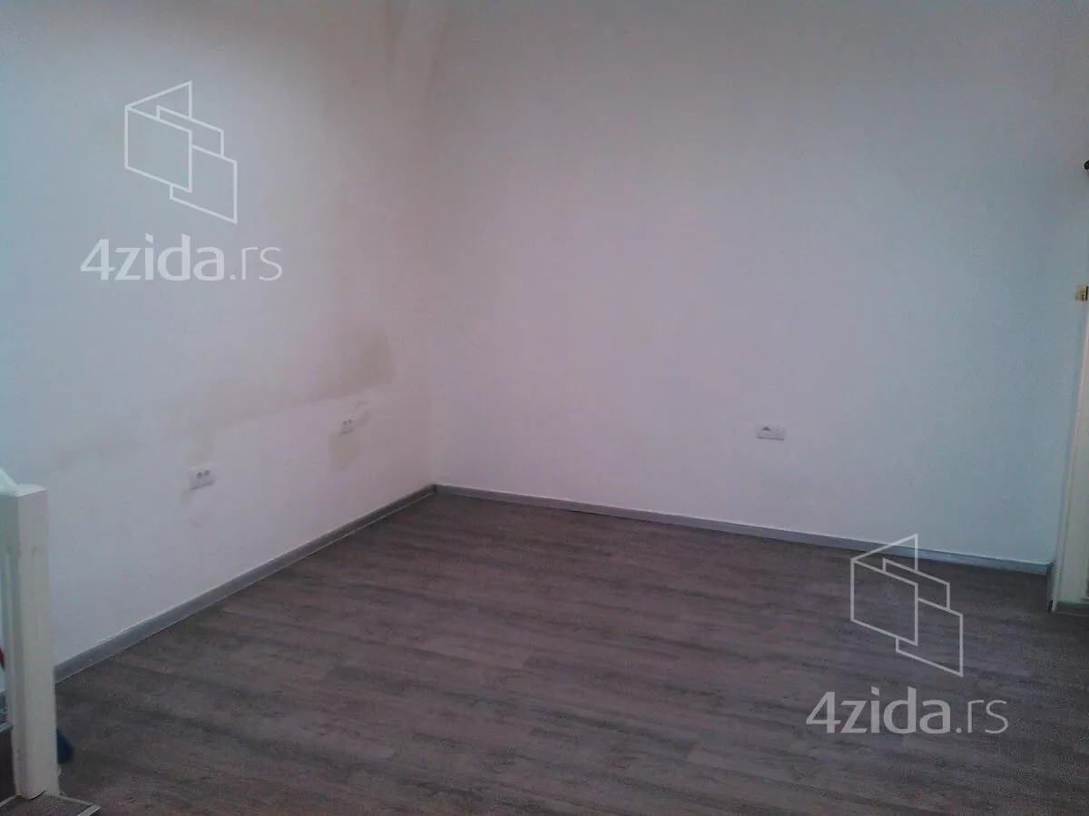 Lokal | 4zida