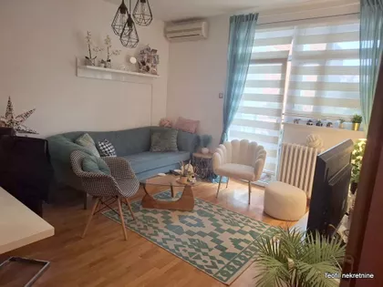 Ustanička | 4zida.rs