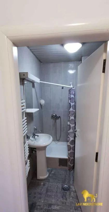 DOŽA ĐERĐA | 4zida.rs