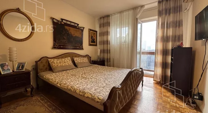 Troiposoban stan | 4zida