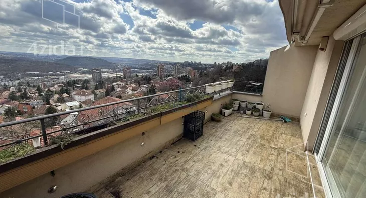 Četvoroiposoban stan | 4zida