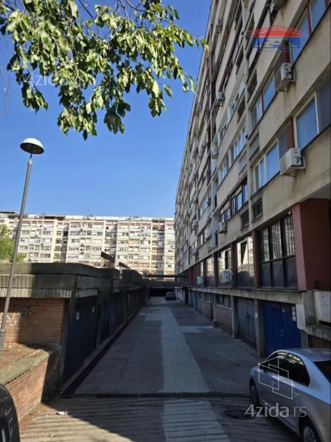 Garaža | 4zida