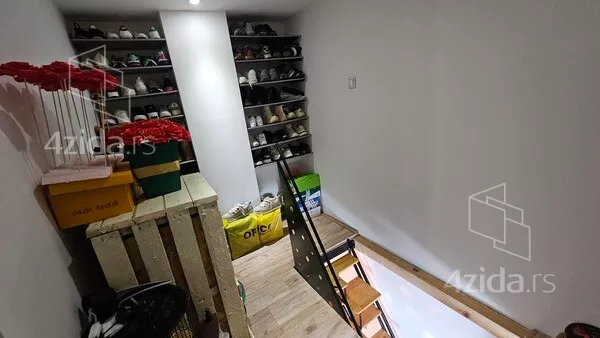 Četvoroiposoban stan | 4zida