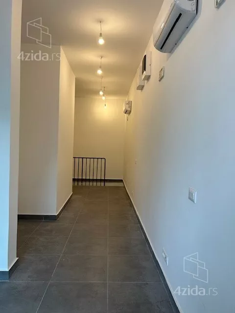 Lokal | 4zida