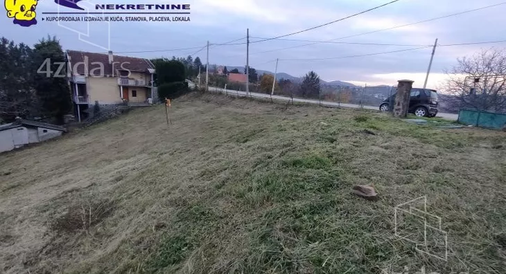Plac | 4zida