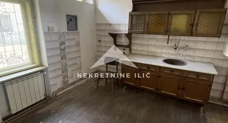 Šestosoban stan | 4zida