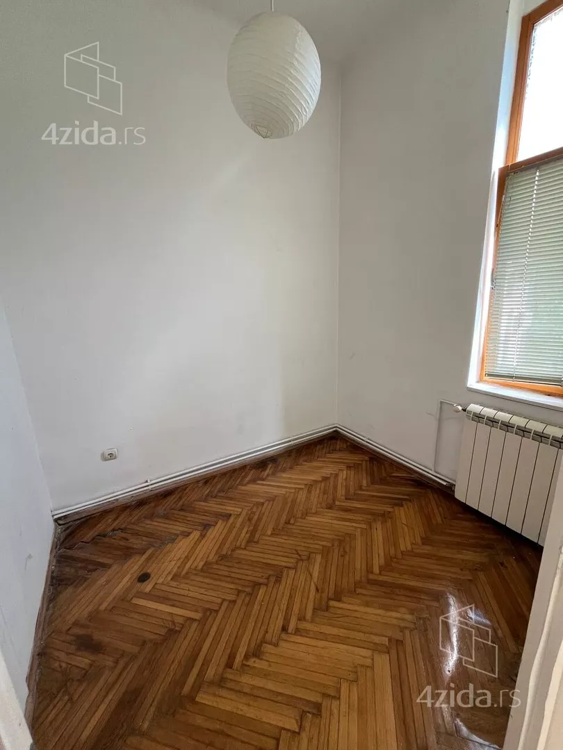 Četvoroiposoban stan | 4zida