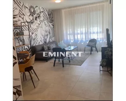 Tadije Sondermajera | 4zida.rs