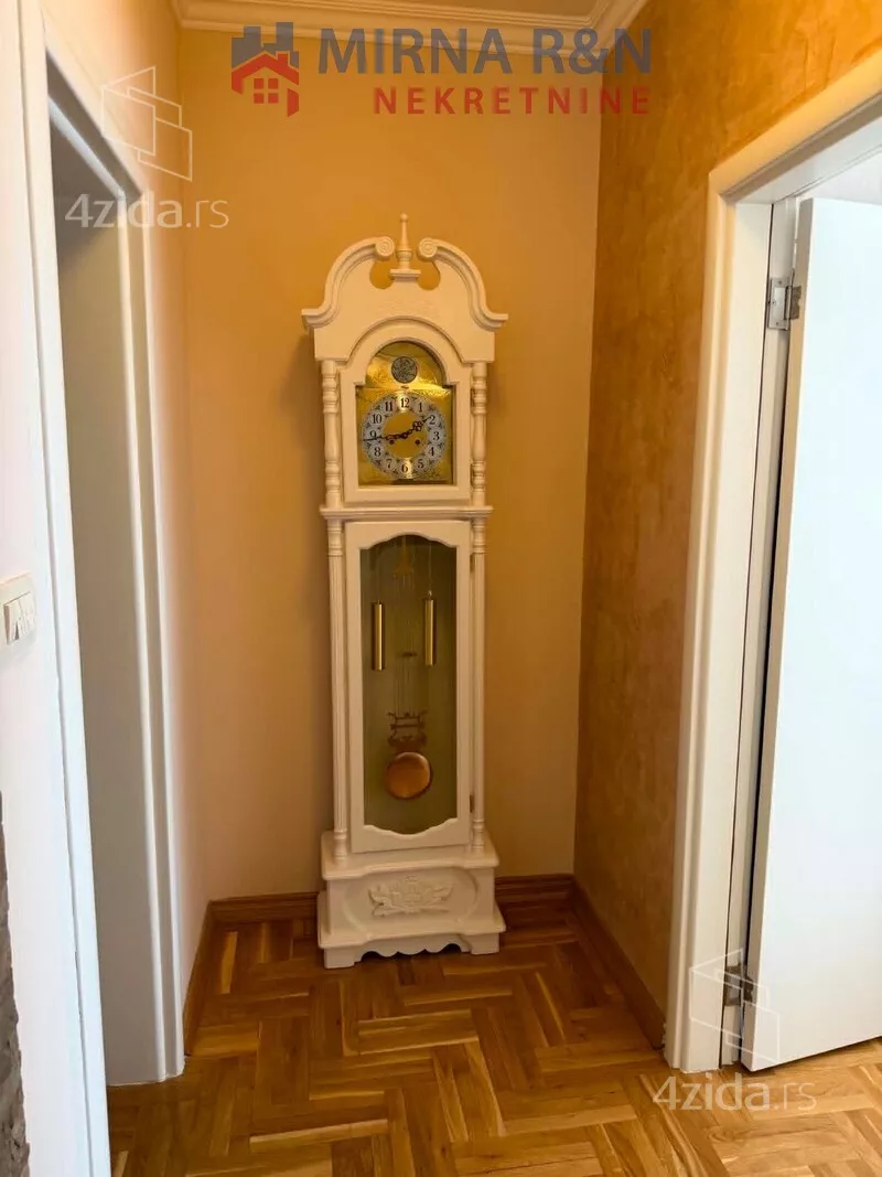 Četvoroiposoban stan | 4zida