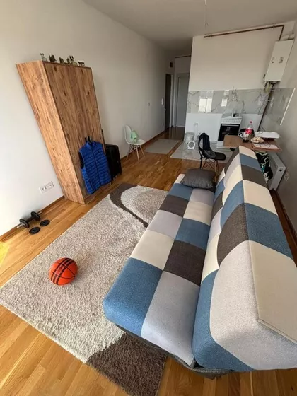 Karađorđeva | 4zida.rs