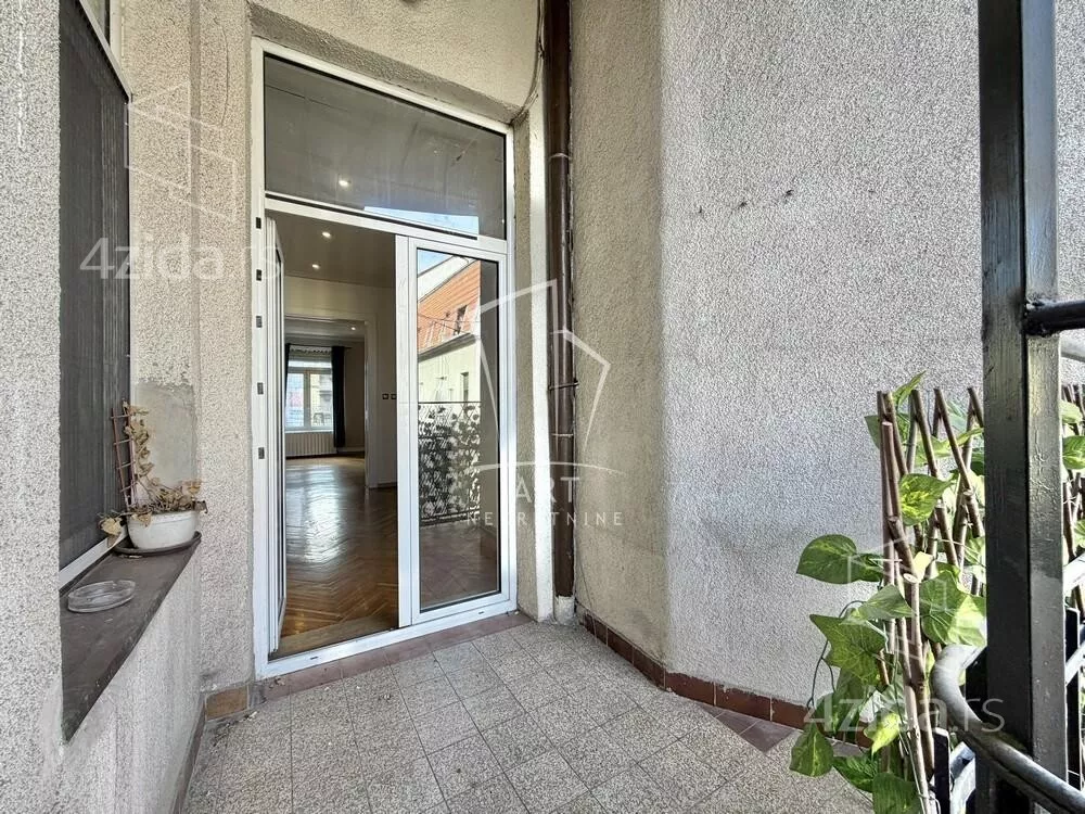 Četvoroiposoban stan | 4zida