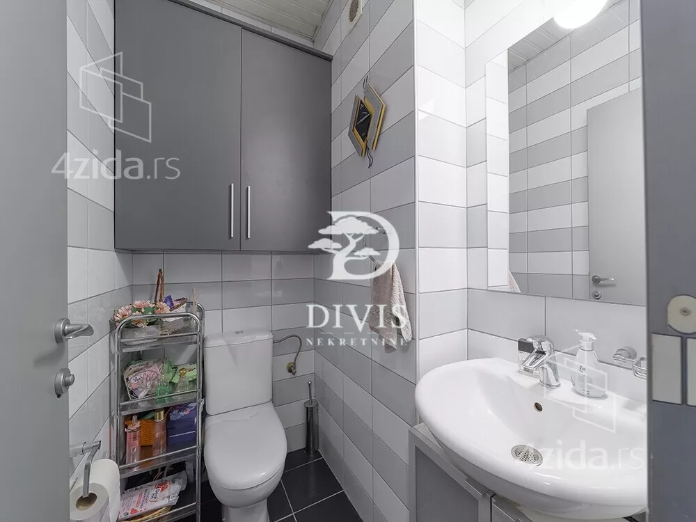 Petosoban stan | 4zida