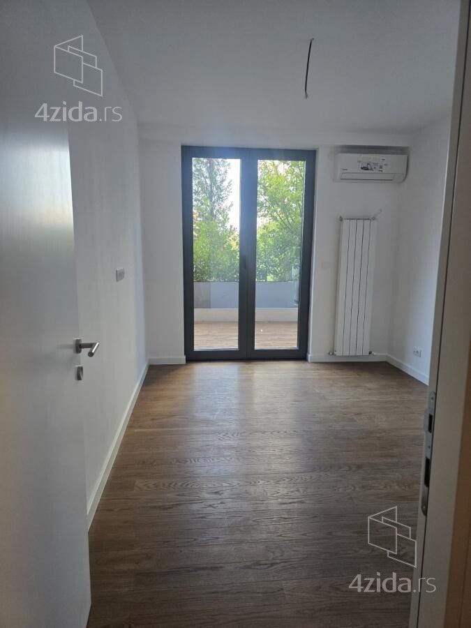 Bulevar Zona 3 - Prikaz 3