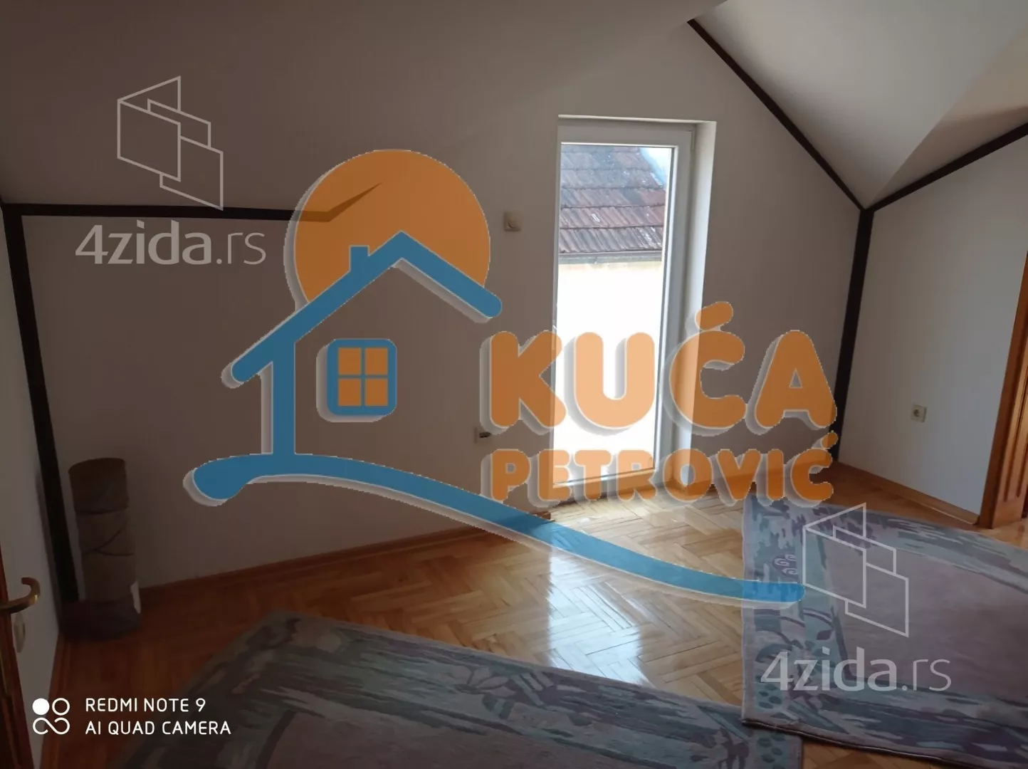 Lokal | 4zida