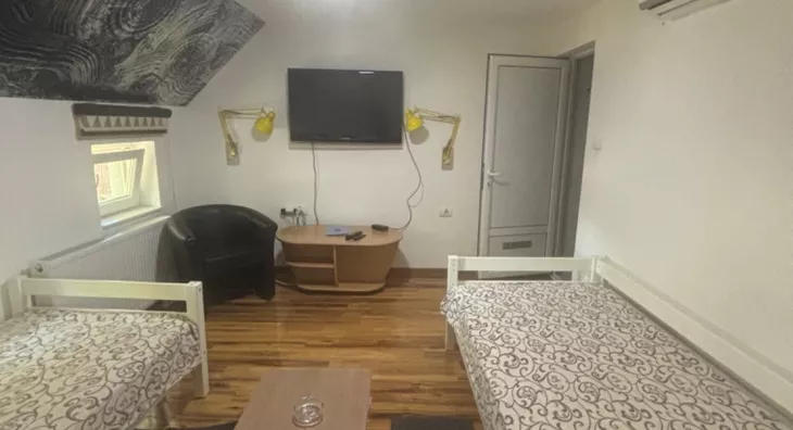 Poslovna zgrada | 4zida