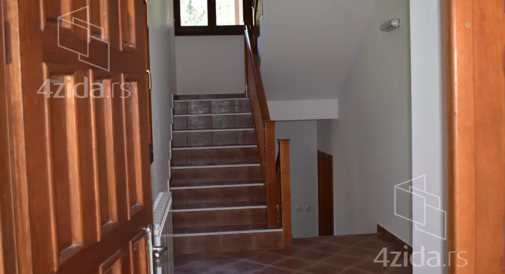 4-etažna kuća | 4zida