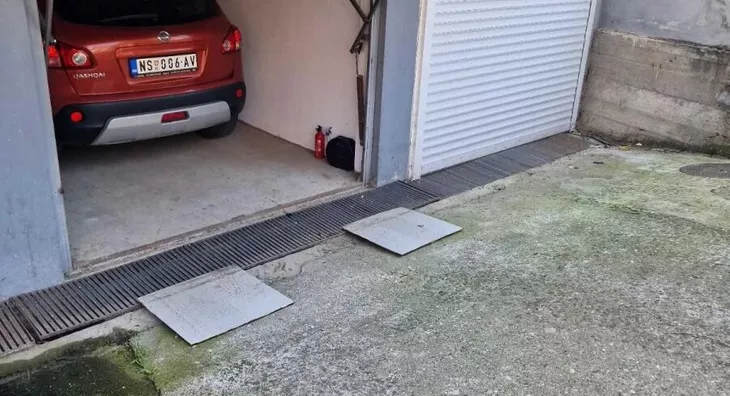 Garaža | 4zida