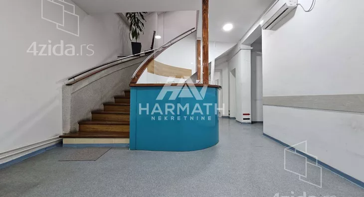 Poslovna zgrada | 4zida