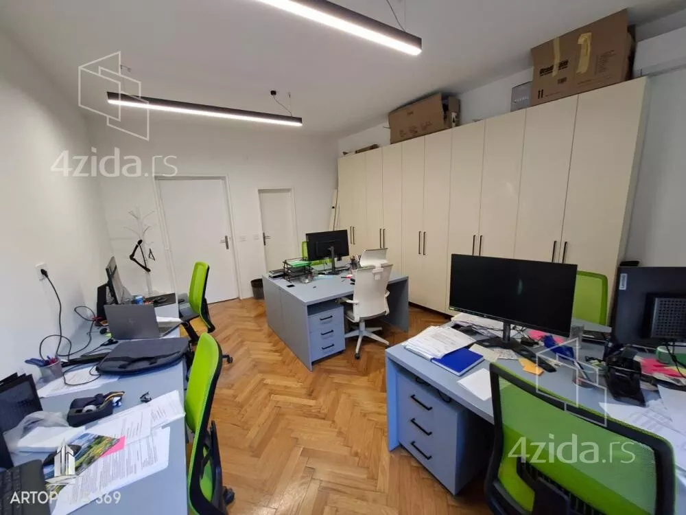 Poslovni prostor | 4zida