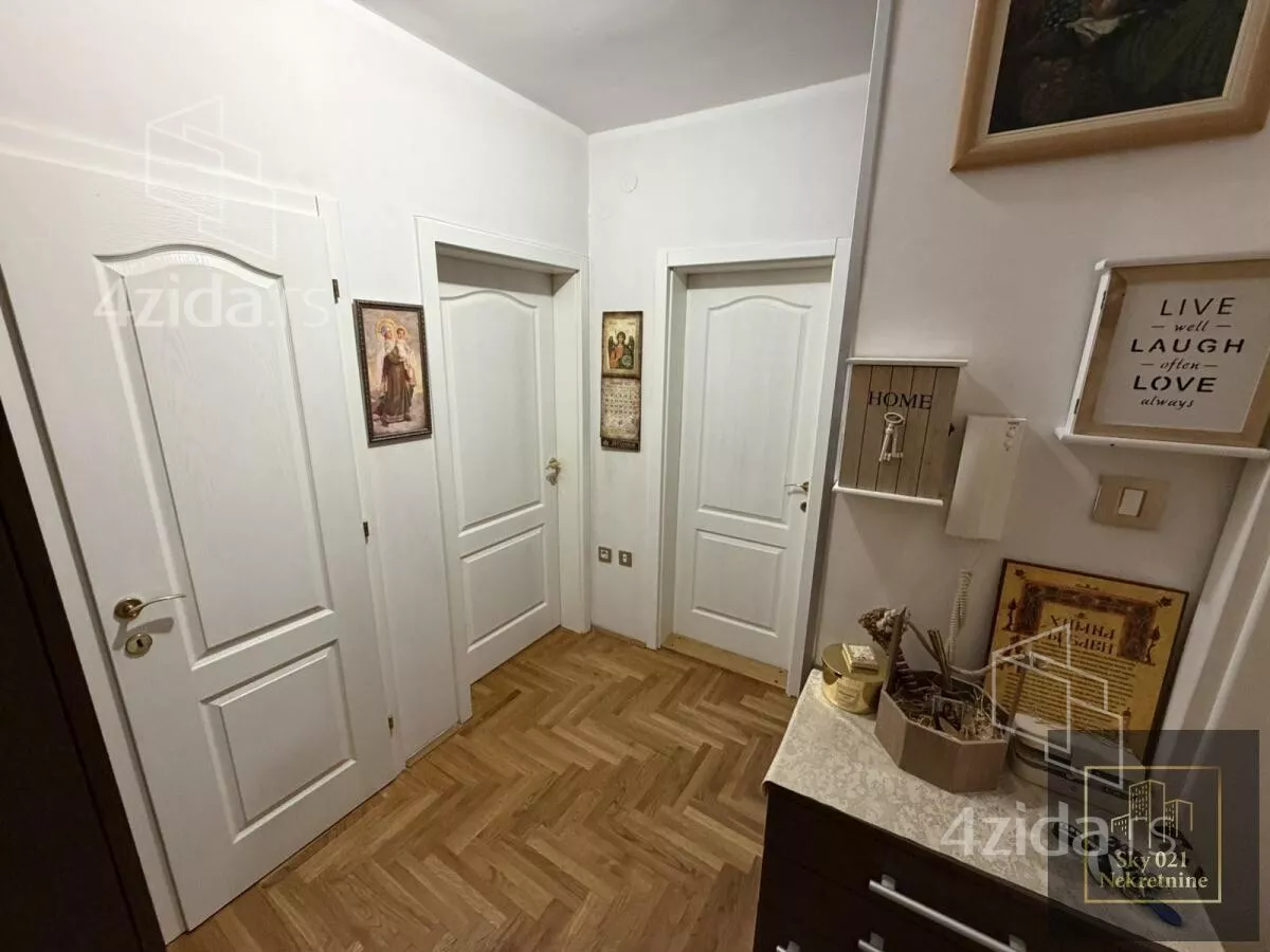 Troiposoban stan | 4zida