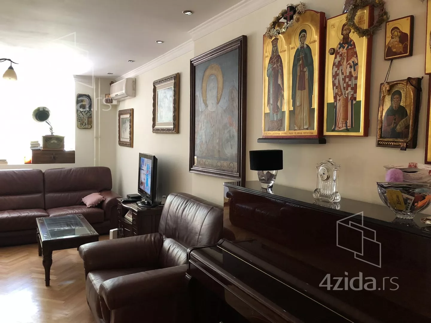 Troiposoban stan | 4zida