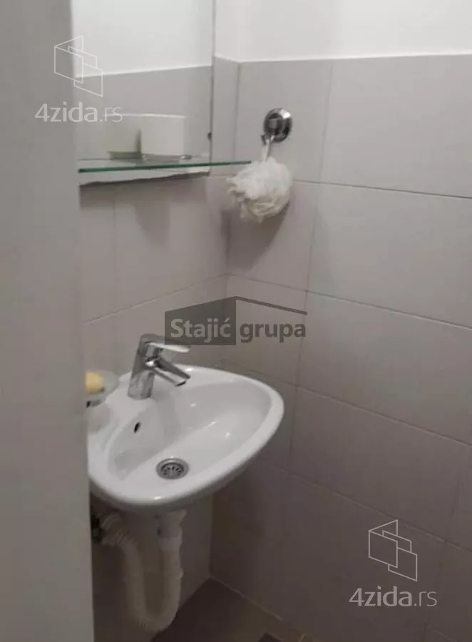 Četvoroiposoban stan | 4zida