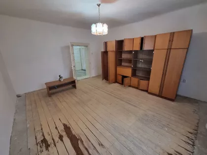 Lovćenac | 4zida.rs