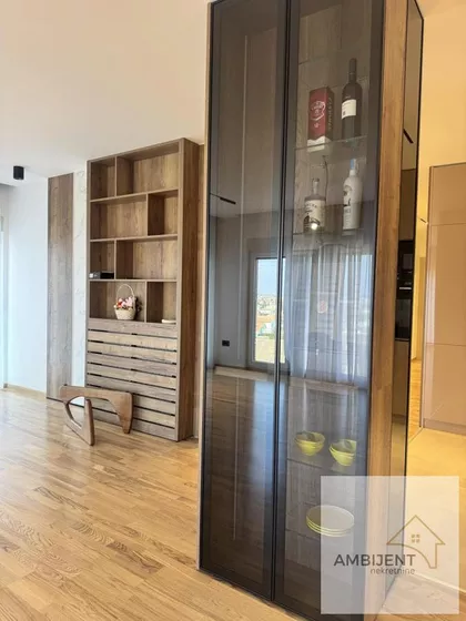 Stari Banovci | 4zida.rs