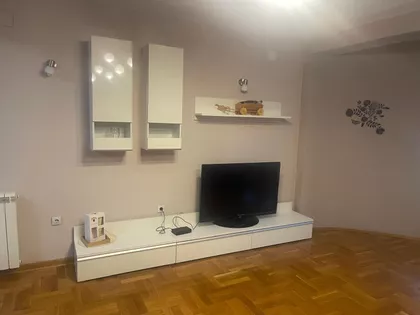 Crnogorska | 4zida.rs